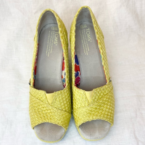 β¨Host Pickβ¨ Toms Espadrille Yellow Wedge Peep Toe Calypso Canvas Slip on Shoe - Picture 8 of 14